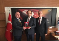 Genel Sağlık Sigortası Genel Müdürü Sn. Dr. Mustafa ÖZDERYOL'a 14 Mart Tıp Bayramına katkılarından dolayı teşekkürlerimizi sunduk.