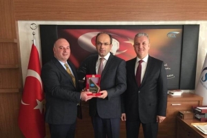 Genel Sağlık Sigortası Genel Müdürü Sn. Dr. Mustafa ÖZDERYOL'a 14 Mart Tıp Bayramına katkılarından dolayı teşekkürlerimizi sunduk.